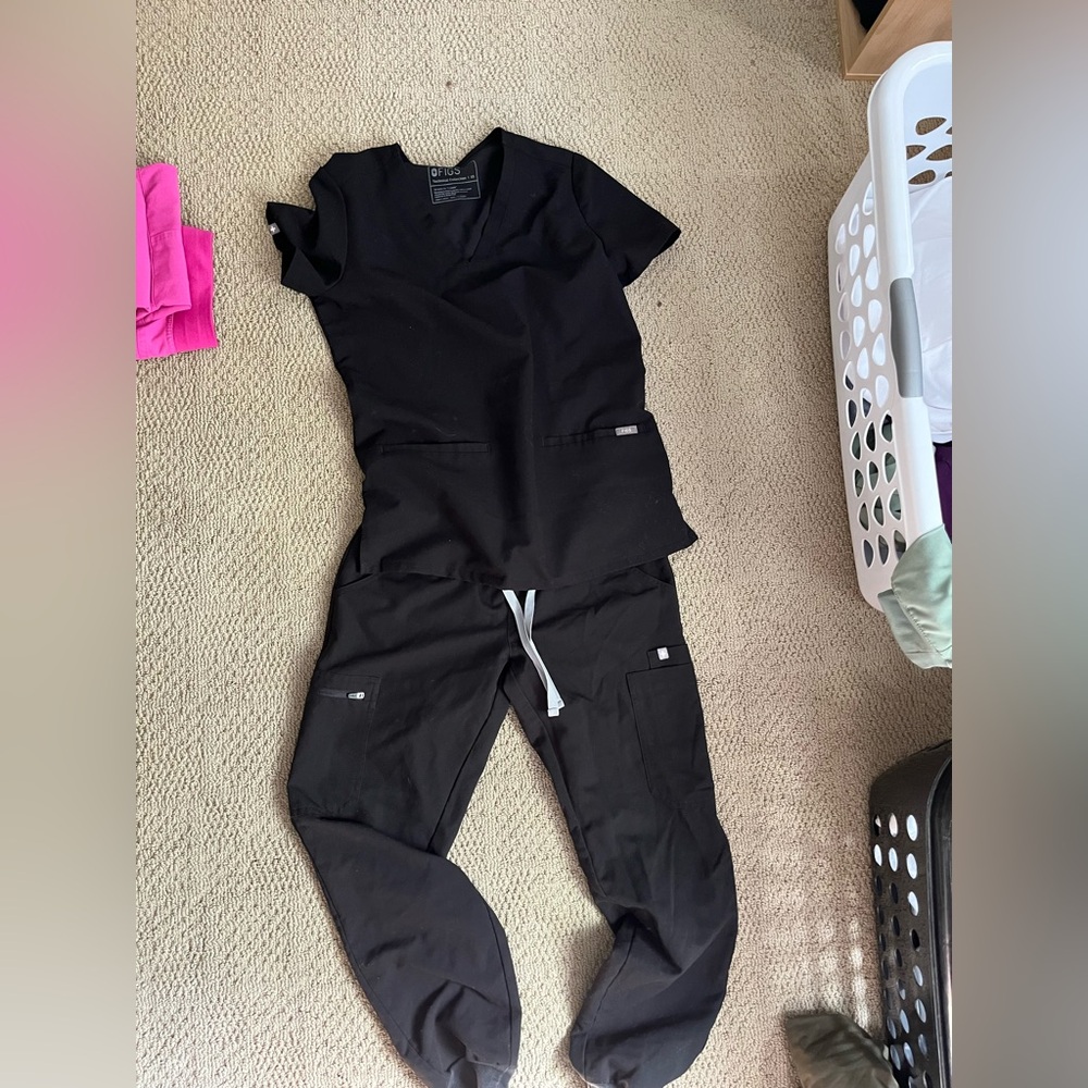 FIGS SCRUBS SET